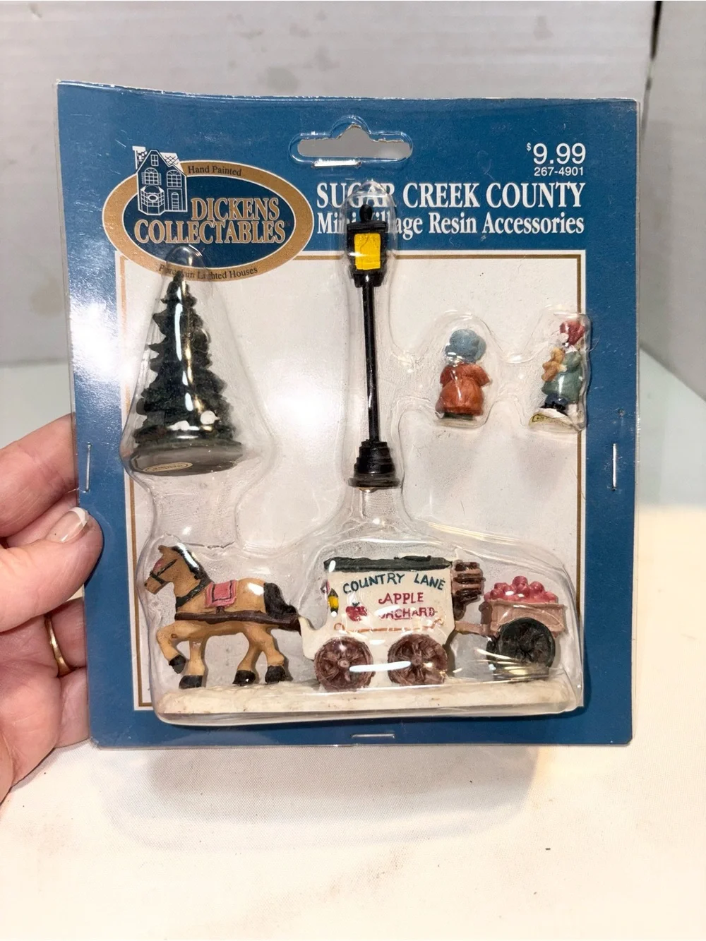 Dickens Collectibles Sugar Creek County miniature resin horse-drawn wagon apples - Picture 1 of 6